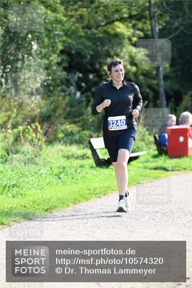 27.09.2026 - 35. Volkslauf durch das schöne Alstertal Dr. Thomas Lammeyer http://msf.ph/oto/10574320 27.09.2026 11:32:09 Laufen 3240 meine-sportfotos.de