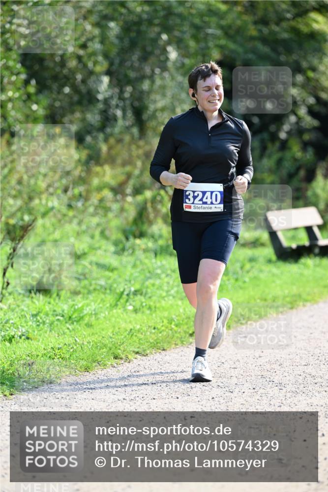27.09.2026 - 35. Volkslauf durch das schöne Alstertal Dr. Thomas Lammeyer http://msf.ph/oto/10574329 27.09.2026 11:32:10 Laufen 3240 meine-sportfotos.de