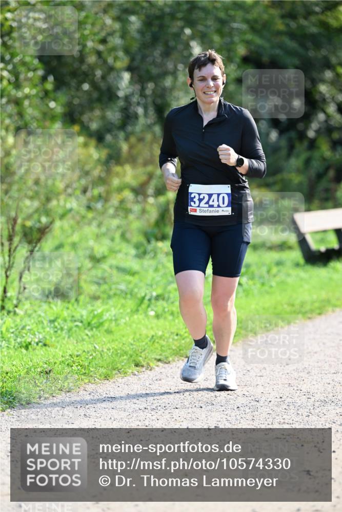 27.09.2026 - 35. Volkslauf durch das schöne Alstertal Dr. Thomas Lammeyer http://msf.ph/oto/10574330 27.09.2026 11:32:10 Laufen 3240 meine-sportfotos.de