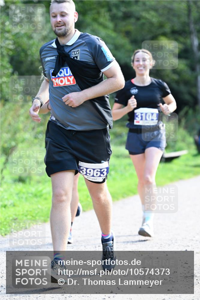 27.09.2026 - 35. Volkslauf durch das schöne Alstertal Dr. Thomas Lammeyer http://msf.ph/oto/10574373 27.09.2026 11:32:23 Laufen 1846, 3963, 3104 meine-sportfotos.de