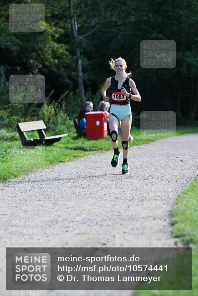 27.09.2026 - 35. Volkslauf durch das schöne Alstertal Dr. Thomas Lammeyer http://msf.ph/oto/10574441 27.09.2026 11:32:42 Laufen 1003 meine-sportfotos.de