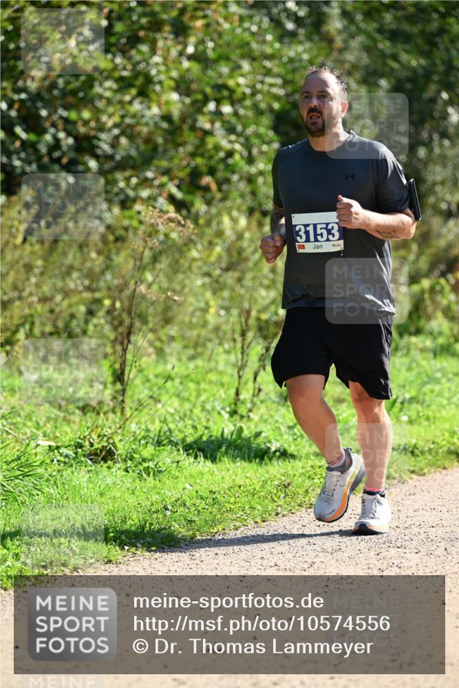 27.09.2026 - 35. Volkslauf durch das schöne Alstertal Dr. Thomas Lammeyer http://msf.ph/oto/10574556 27.09.2026 11:33:03 Laufen 3153 meine-sportfotos.de