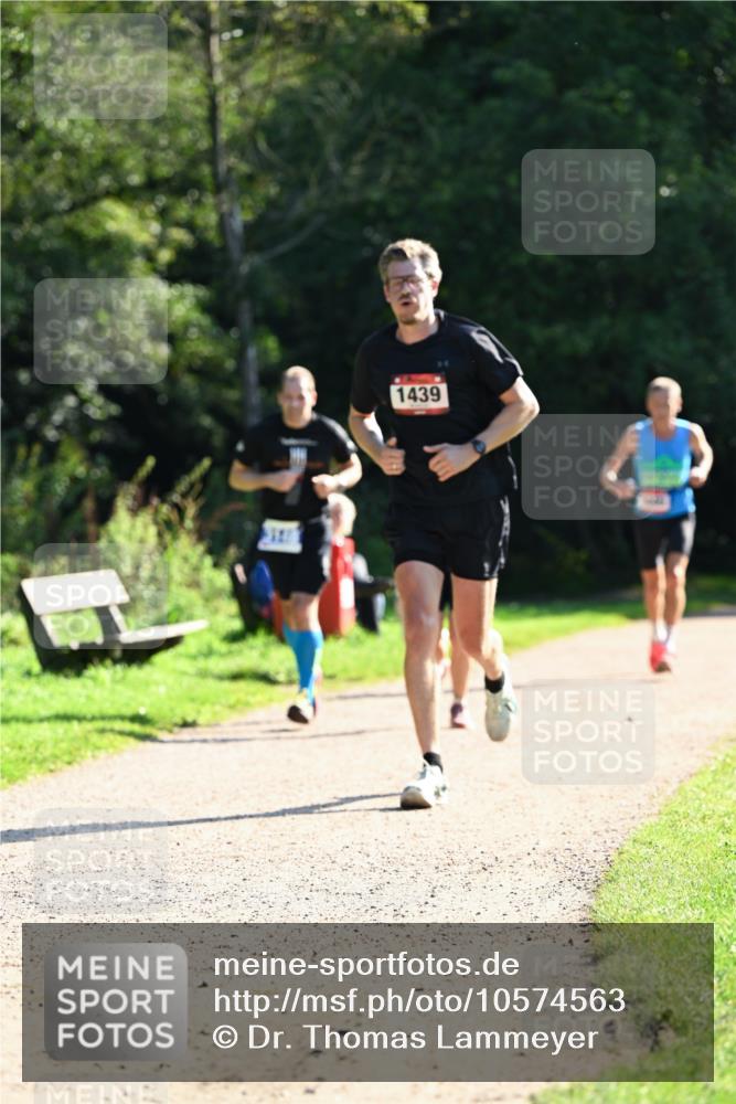 27.09.2026 - 35. Volkslauf durch das schöne Alstertal Dr. Thomas Lammeyer http://msf.ph/oto/10574563 27.09.2026 11:33:05 Laufen 1439 meine-sportfotos.de