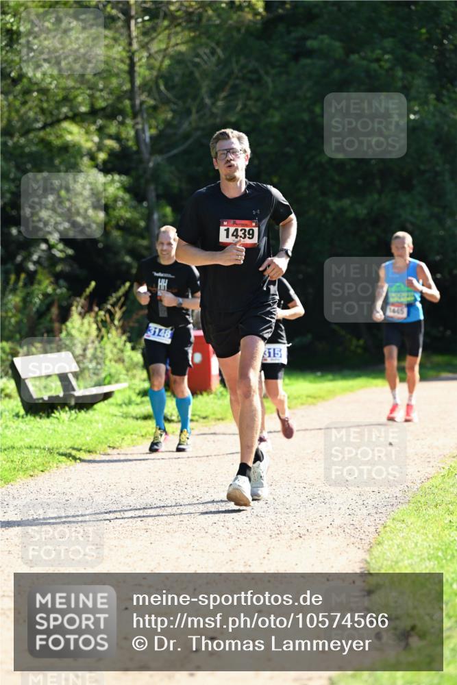27.09.2026 - 35. Volkslauf durch das schöne Alstertal Dr. Thomas Lammeyer http://msf.ph/oto/10574566 27.09.2026 11:33:06 Laufen 1439, 3148, 315, 1445 meine-sportfotos.de