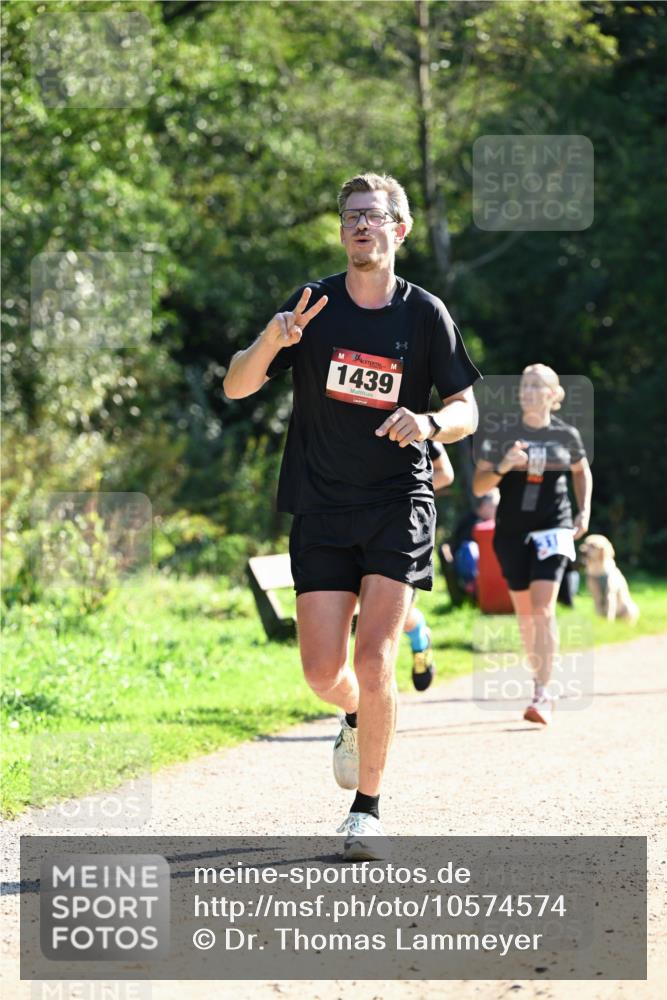 27.09.2026 - 35. Volkslauf durch das schöne Alstertal Dr. Thomas Lammeyer http://msf.ph/oto/10574574 27.09.2026 11:33:07 Laufen 1439 meine-sportfotos.de