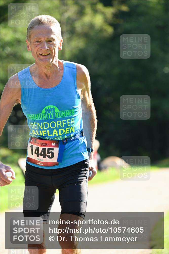 27.09.2026 - 35. Volkslauf durch das schöne Alstertal Dr. Thomas Lammeyer http://msf.ph/oto/10574605 27.09.2026 11:33:11 Laufen 1445 meine-sportfotos.de