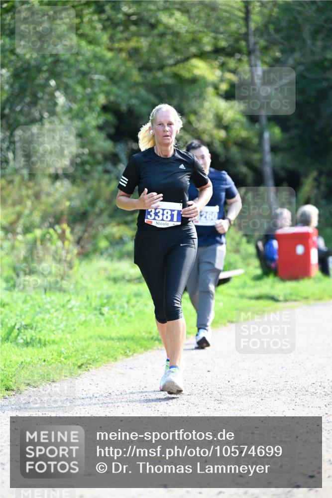 27.09.2026 - 35. Volkslauf durch das schöne Alstertal Dr. Thomas Lammeyer http://msf.ph/oto/10574699 27.09.2026 11:34:17 Laufen 3381, 260 meine-sportfotos.de