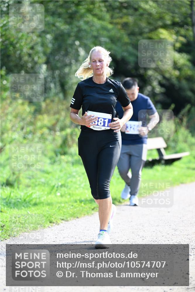 27.09.2026 - 35. Volkslauf durch das schöne Alstertal Dr. Thomas Lammeyer http://msf.ph/oto/10574707 27.09.2026 11:34:18 Laufen 381 meine-sportfotos.de