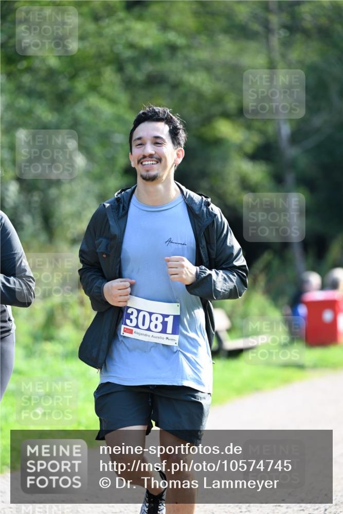 27.09.2026 - 35. Volkslauf durch das schöne Alstertal Dr. Thomas Lammeyer http://msf.ph/oto/10574745 27.09.2026 11:34:24 Laufen 3081 meine-sportfotos.de