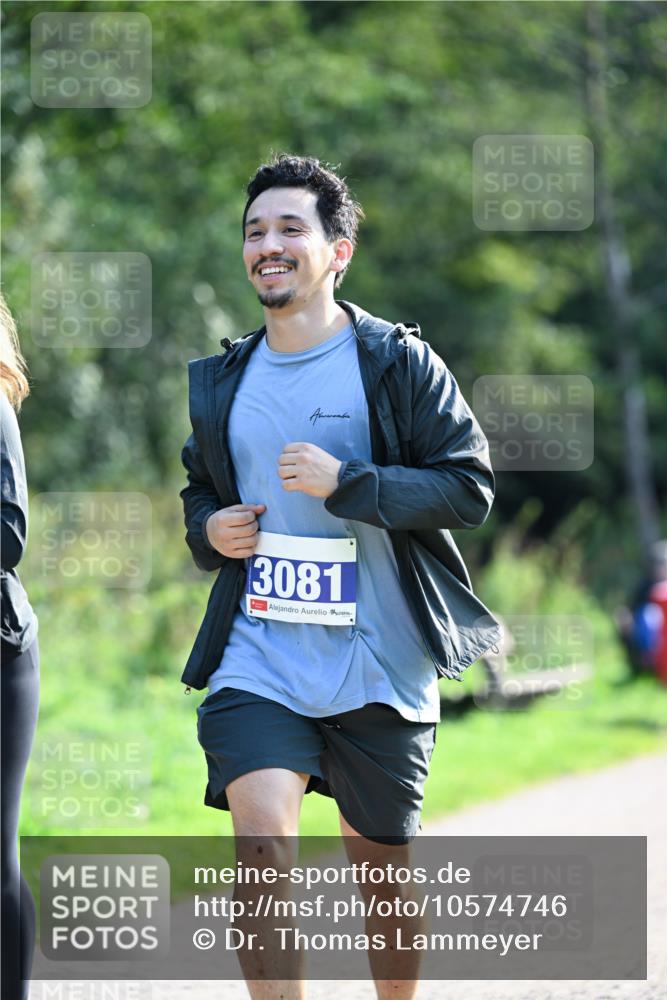27.09.2026 - 35. Volkslauf durch das schöne Alstertal Dr. Thomas Lammeyer http://msf.ph/oto/10574746 27.09.2026 11:34:25 Laufen 3081 meine-sportfotos.de
