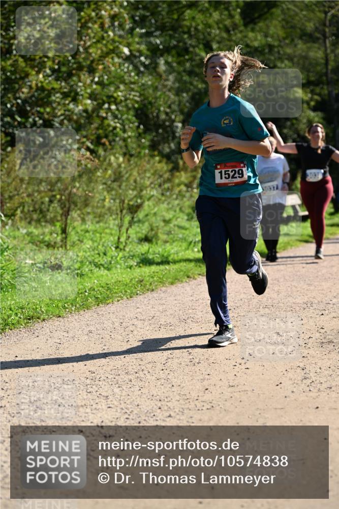 27.09.2026 - 35. Volkslauf durch das schöne Alstertal Dr. Thomas Lammeyer http://msf.ph/oto/10574838 27.09.2026 11:35:11 Laufen 1529, 2037, 3038 meine-sportfotos.de