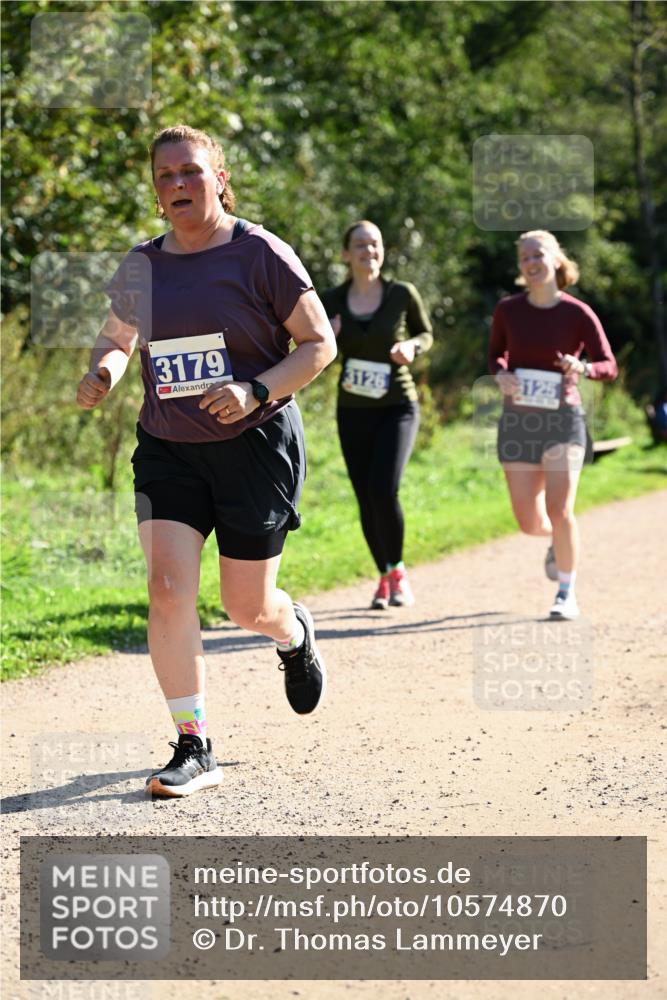 27.09.2026 - 35. Volkslauf durch das schöne Alstertal Dr. Thomas Lammeyer http://msf.ph/oto/10574870 27.09.2026 11:35:15 Laufen 3179, 3126, 3125 meine-sportfotos.de
