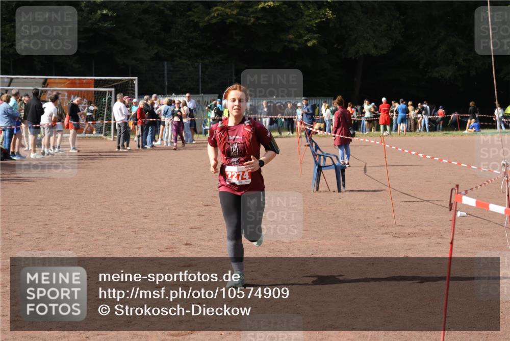 27.09.2026 - 35. Volkslauf durch das schöne Alstertal Strokosch-Dieckow http://msf.ph/oto/10574909 27.09.2026 12:29:22 Ziel 2274 meine-sportfotos.de