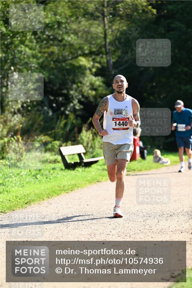 27.09.2026 - 35. Volkslauf durch das schöne Alstertal Dr. Thomas Lammeyer http://msf.ph/oto/10574936 27.09.2026 11:35:35 Laufen 1440 meine-sportfotos.de