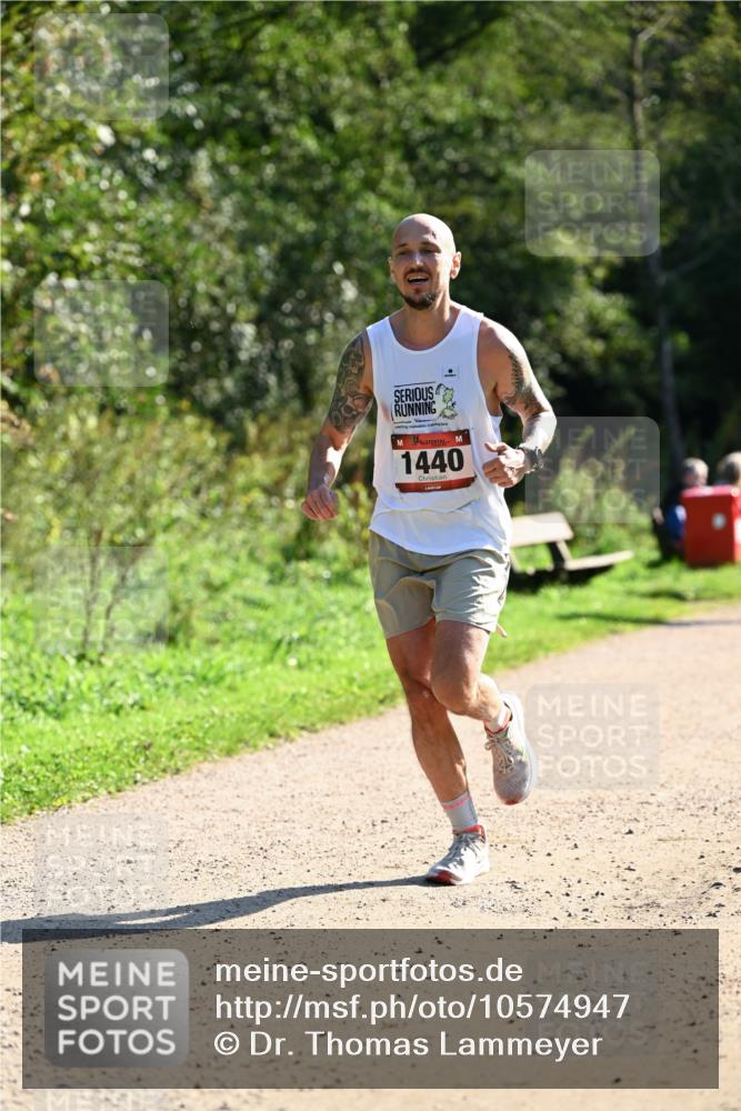 27.09.2026 - 35. Volkslauf durch das schöne Alstertal Dr. Thomas Lammeyer http://msf.ph/oto/10574947 27.09.2026 11:35:36 Laufen 1440 meine-sportfotos.de