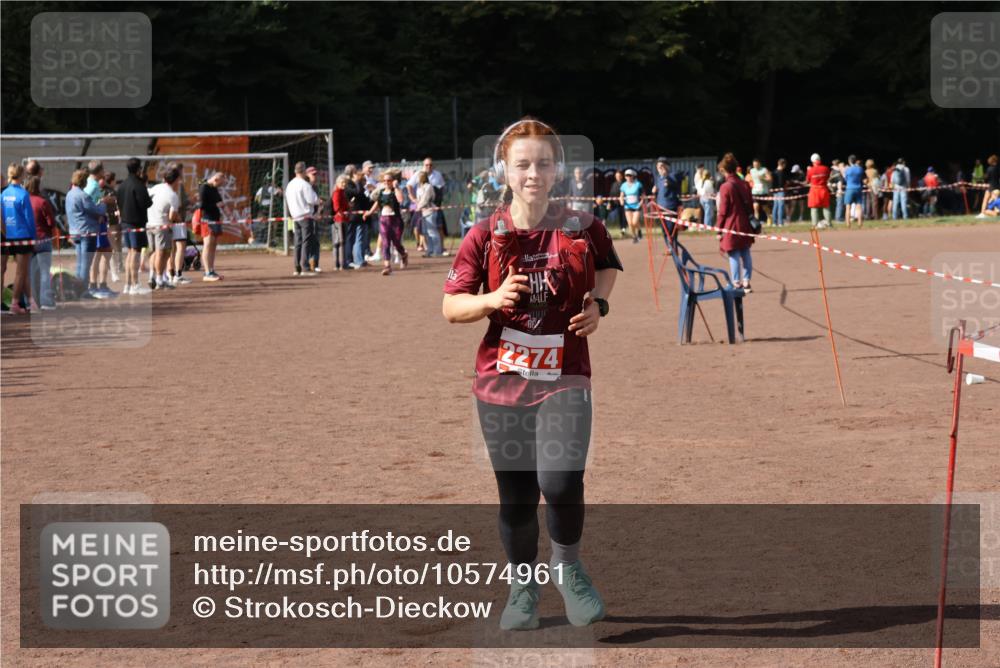 27.09.2026 - 35. Volkslauf durch das schöne Alstertal Strokosch-Dieckow http://msf.ph/oto/10574961 27.09.2026 12:29:22 Ziel 2274 meine-sportfotos.de