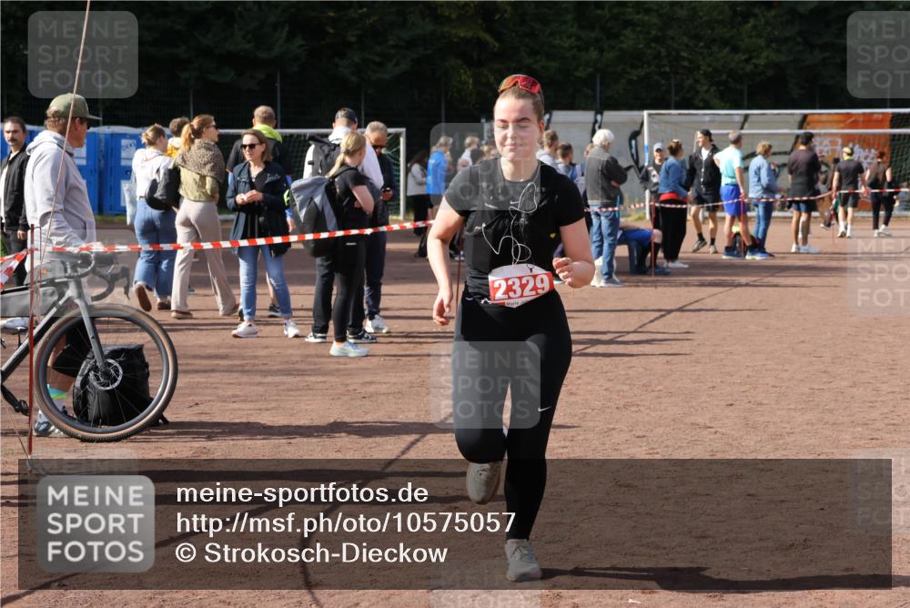 27.09.2026 - 35. Volkslauf durch das schöne Alstertal Strokosch-Dieckow http://msf.ph/oto/10575057 27.09.2026 12:34:16 Ziel 2329 meine-sportfotos.de