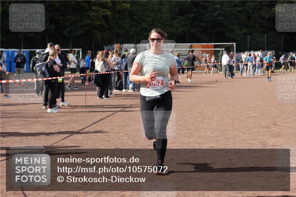 27.09.2026 - 35. Volkslauf durch das schöne Alstertal Strokosch-Dieckow http://msf.ph/oto/10575072 27.09.2026 12:34:30 Ziel 2092 meine-sportfotos.de