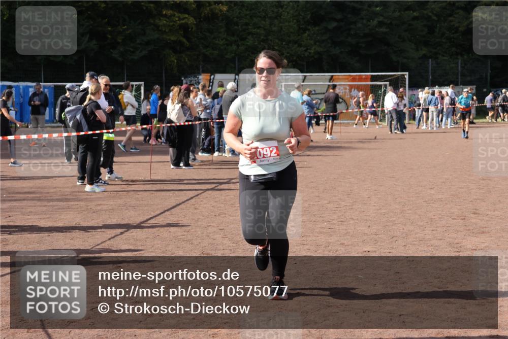 27.09.2026 - 35. Volkslauf durch das schöne Alstertal Strokosch-Dieckow http://msf.ph/oto/10575077 27.09.2026 12:34:30 Ziel 2092 meine-sportfotos.de