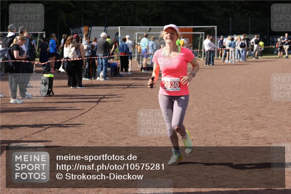 27.09.2026 - 35. Volkslauf durch das schöne Alstertal Strokosch-Dieckow http://msf.ph/oto/10575281 27.09.2026 12:34:59 Ziel 2030 meine-sportfotos.de