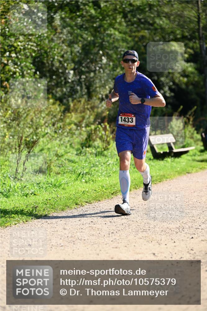 27.09.2026 - 35. Volkslauf durch das schöne Alstertal Dr. Thomas Lammeyer http://msf.ph/oto/10575379 27.09.2026 11:37:40 Laufen 1433 meine-sportfotos.de