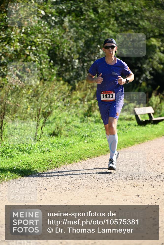 27.09.2026 - 35. Volkslauf durch das schöne Alstertal Dr. Thomas Lammeyer http://msf.ph/oto/10575381 27.09.2026 11:37:40 Laufen 1433 meine-sportfotos.de