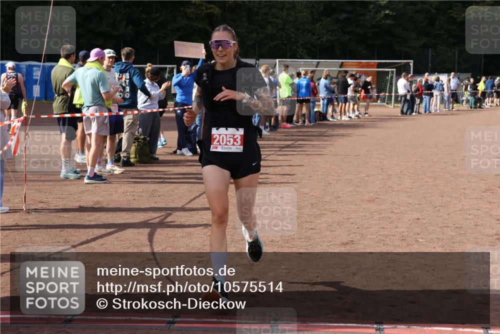 27.09.2026 - 35. Volkslauf durch das schöne Alstertal Strokosch-Dieckow http://msf.ph/oto/10575514 27.09.2026 12:29:45 Ziel 2000, 2053 meine-sportfotos.de