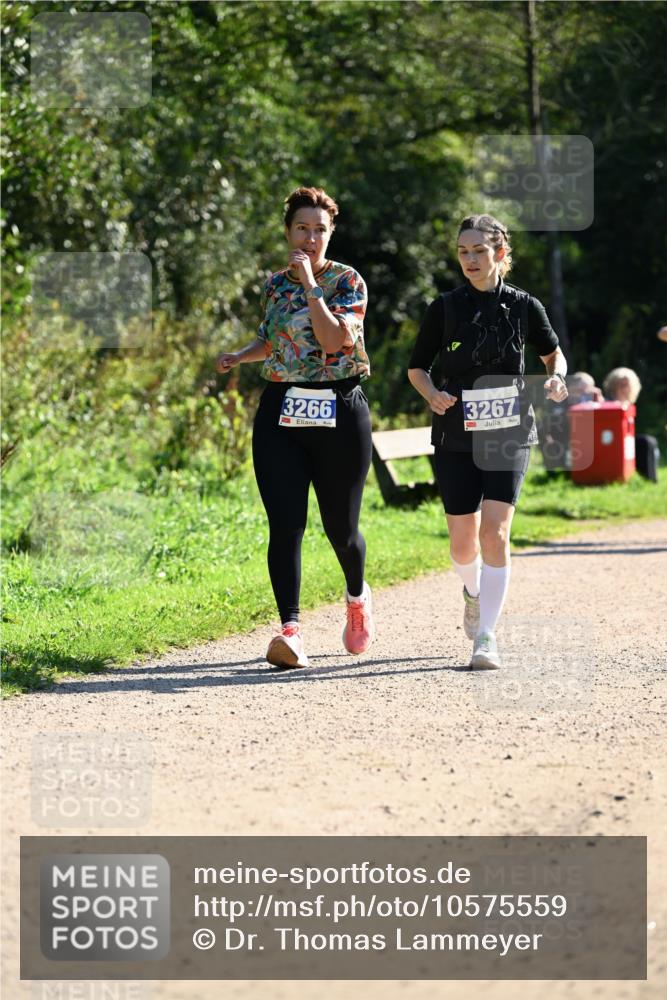 27.09.2026 - 35. Volkslauf durch das schöne Alstertal Dr. Thomas Lammeyer http://msf.ph/oto/10575559 27.09.2026 11:38:40 Laufen 3266, 3267 meine-sportfotos.de