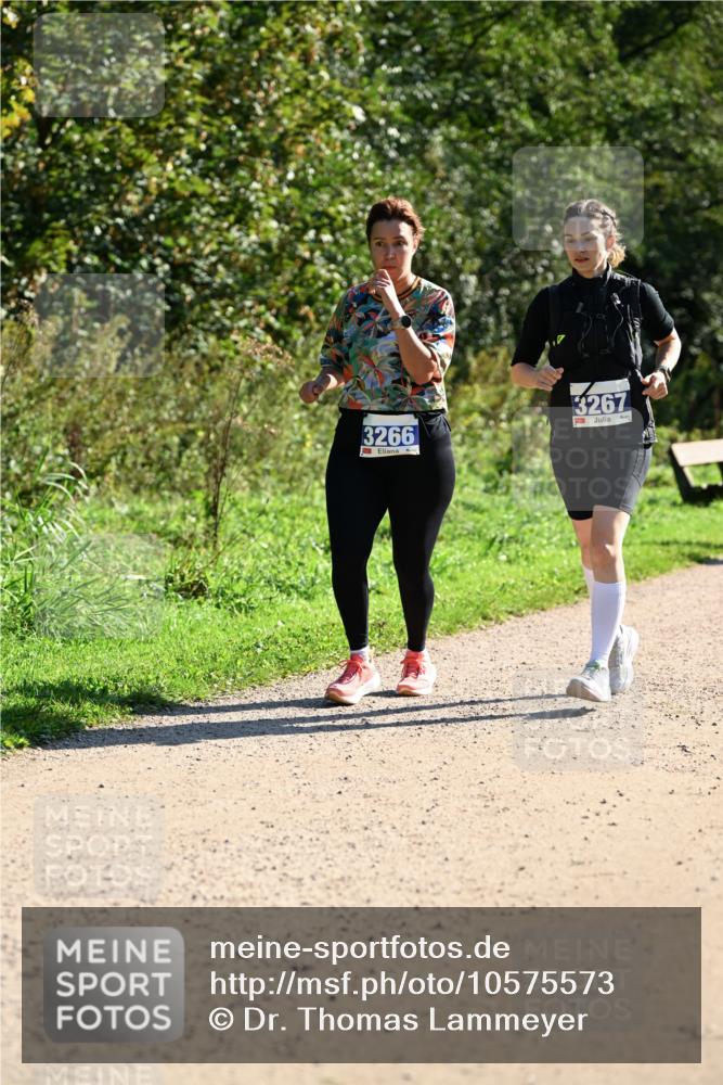27.09.2026 - 35. Volkslauf durch das schöne Alstertal Dr. Thomas Lammeyer http://msf.ph/oto/10575573 27.09.2026 11:38:41 Laufen 3266, 3267 meine-sportfotos.de