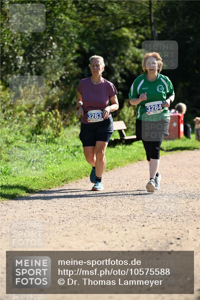 27.09.2026 - 35. Volkslauf durch das schöne Alstertal Dr. Thomas Lammeyer http://msf.ph/oto/10575588 27.09.2026 11:38:44 Laufen 3283, 3284 meine-sportfotos.de