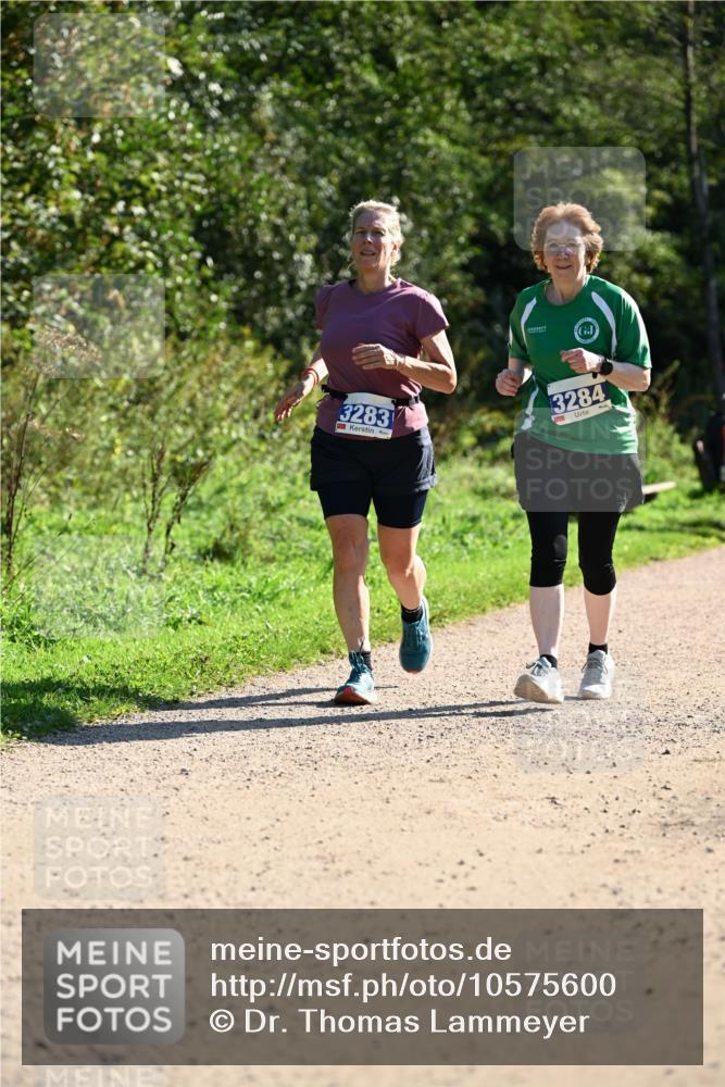 27.09.2026 - 35. Volkslauf durch das schöne Alstertal Dr. Thomas Lammeyer http://msf.ph/oto/10575600 27.09.2026 11:38:45 Laufen 3283, 3284 meine-sportfotos.de