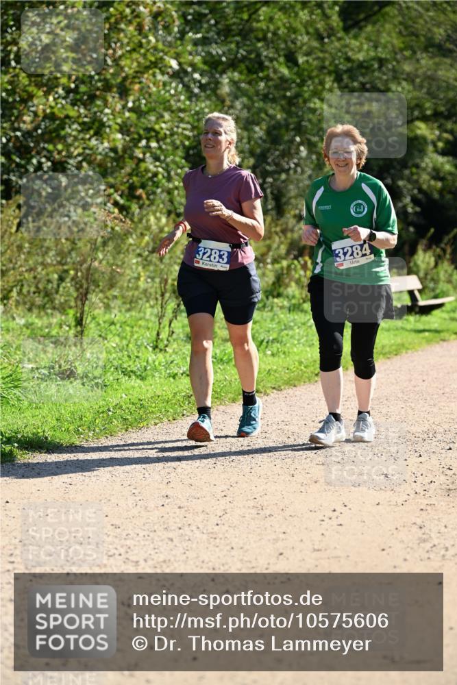 27.09.2026 - 35. Volkslauf durch das schöne Alstertal Dr. Thomas Lammeyer http://msf.ph/oto/10575606 27.09.2026 11:38:46 Laufen 3283, 3284 meine-sportfotos.de