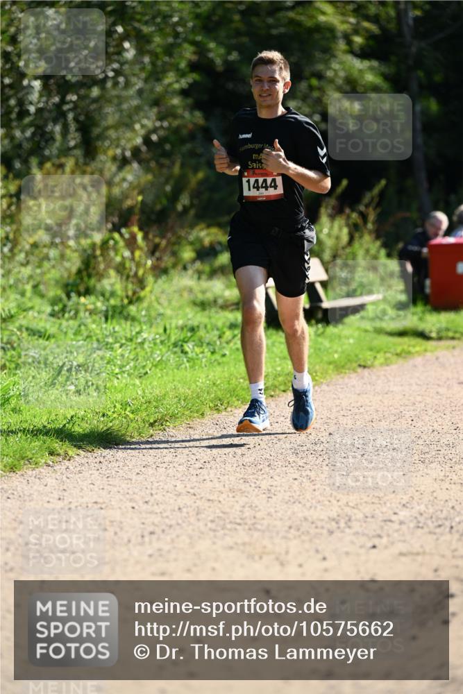 27.09.2026 - 35. Volkslauf durch das schöne Alstertal Dr. Thomas Lammeyer http://msf.ph/oto/10575662 27.09.2026 11:38:56 Laufen 1444 meine-sportfotos.de