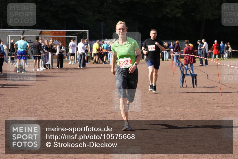 27.09.2026 - 35. Volkslauf durch das schöne Alstertal Strokosch-Dieckow http://msf.ph/oto/10575668 27.09.2026 12:36:46 Ziel 2237, 2968 meine-sportfotos.de