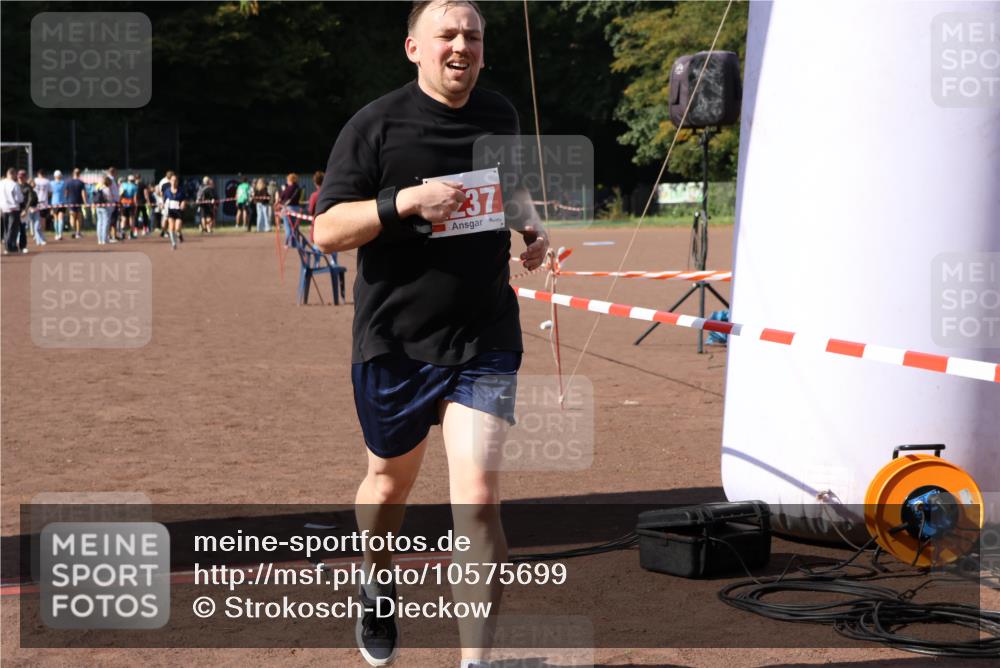 27.09.2026 - 35. Volkslauf durch das schöne Alstertal Strokosch-Dieckow http://msf.ph/oto/10575699 27.09.2026 12:36:51 Ziel 2237, 2968 meine-sportfotos.de