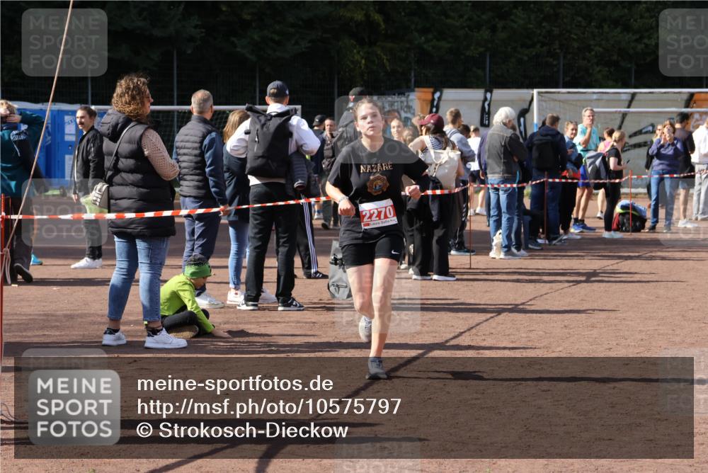 27.09.2026 - 35. Volkslauf durch das schöne Alstertal Strokosch-Dieckow http://msf.ph/oto/10575797 27.09.2026 12:37:31 Ziel 2270 meine-sportfotos.de