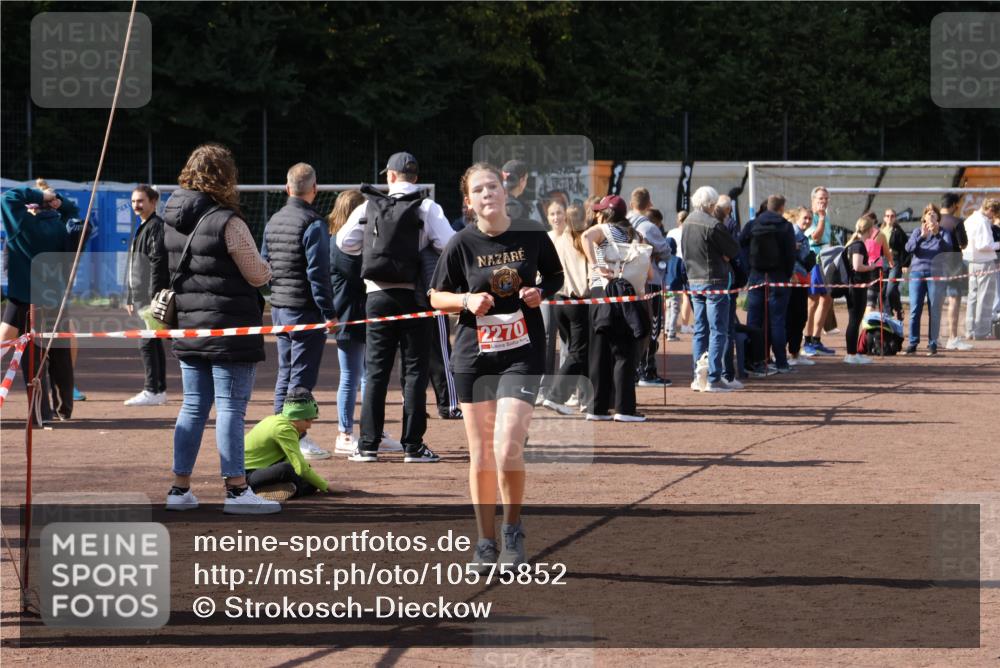 27.09.2026 - 35. Volkslauf durch das schöne Alstertal Strokosch-Dieckow http://msf.ph/oto/10575852 27.09.2026 12:37:31 Ziel 2270 meine-sportfotos.de