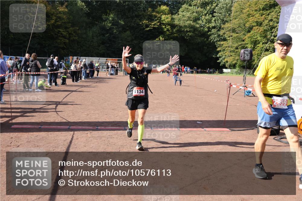 27.09.2026 - 35. Volkslauf durch das schöne Alstertal Strokosch-Dieckow http://msf.ph/oto/10576113 27.09.2026 12:38:05 Ziel 1134, 2341 meine-sportfotos.de