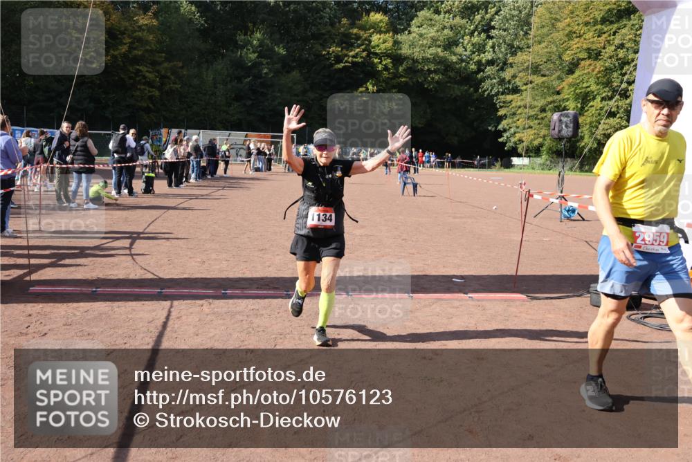 27.09.2026 - 35. Volkslauf durch das schöne Alstertal Strokosch-Dieckow http://msf.ph/oto/10576123 27.09.2026 12:38:05 Ziel 1134, 2341 meine-sportfotos.de