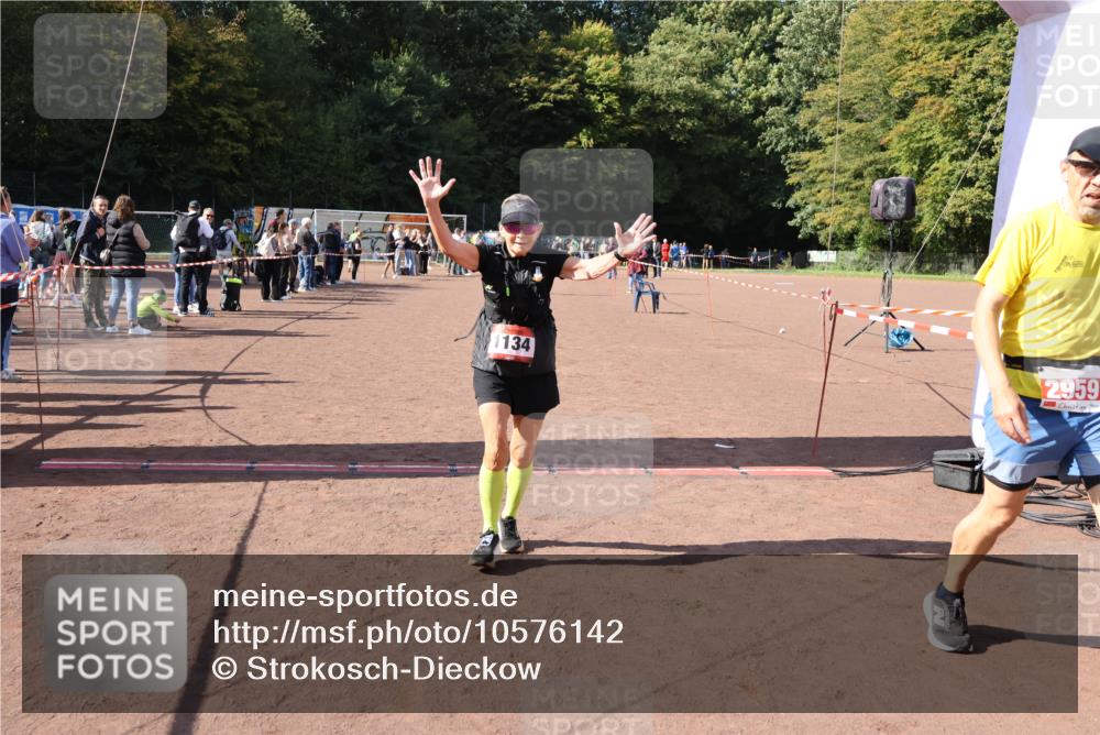 27.09.2026 - 35. Volkslauf durch das schöne Alstertal Strokosch-Dieckow http://msf.ph/oto/10576142 27.09.2026 12:38:05 Ziel 1134, 2341 meine-sportfotos.de