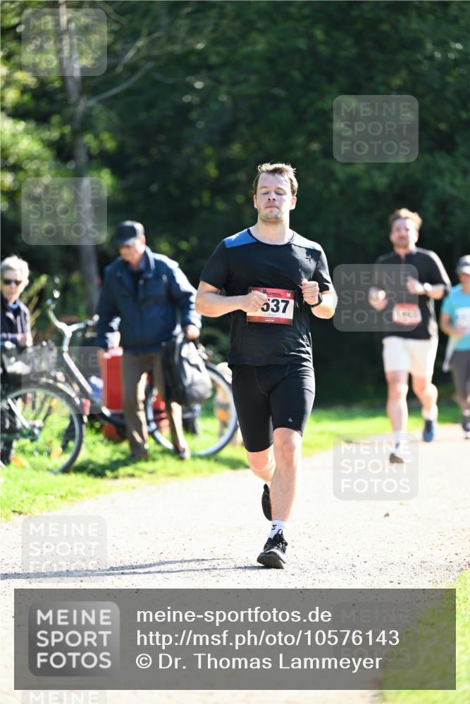 27.09.2026 - 35. Volkslauf durch das schöne Alstertal Dr. Thomas Lammeyer http://msf.ph/oto/10576143 27.09.2026 11:41:23 Laufen 537 meine-sportfotos.de