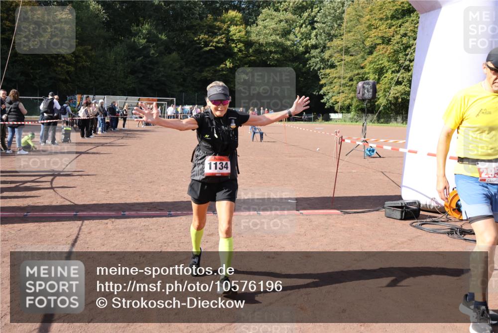 27.09.2026 - 35. Volkslauf durch das schöne Alstertal Strokosch-Dieckow http://msf.ph/oto/10576196 27.09.2026 12:38:05 Ziel 1134, 2341 meine-sportfotos.de