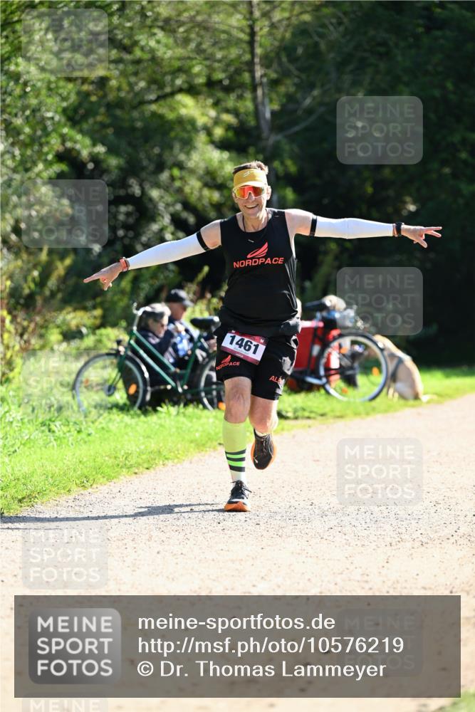 27.09.2026 - 35. Volkslauf durch das schöne Alstertal Dr. Thomas Lammeyer http://msf.ph/oto/10576219 27.09.2026 11:41:55 Laufen 1461 meine-sportfotos.de