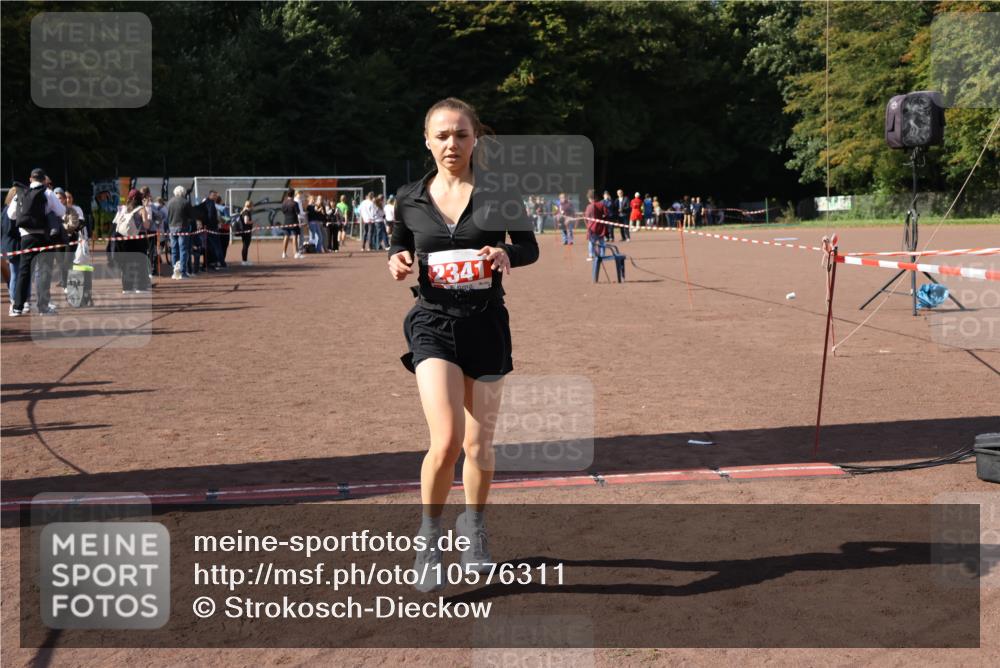 27.09.2026 - 35. Volkslauf durch das schöne Alstertal Strokosch-Dieckow http://msf.ph/oto/10576311 27.09.2026 12:38:11 Ziel 2341 meine-sportfotos.de