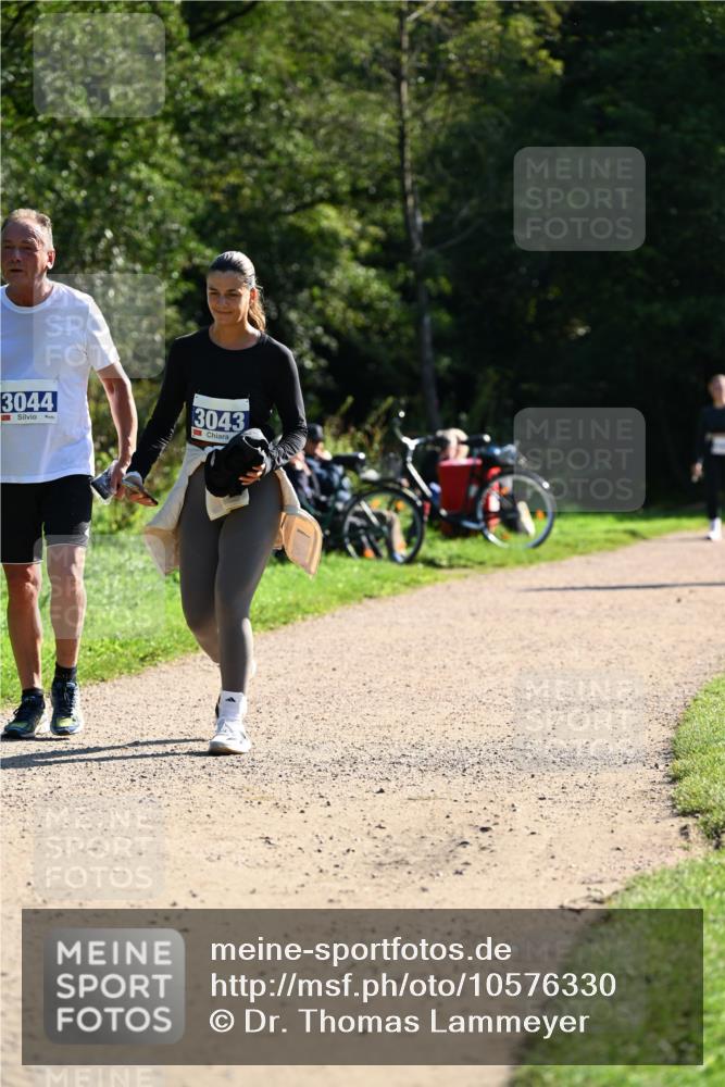 27.09.2026 - 35. Volkslauf durch das schöne Alstertal Dr. Thomas Lammeyer http://msf.ph/oto/10576330 27.09.2026 11:43:22 Laufen 3044, 3043 meine-sportfotos.de