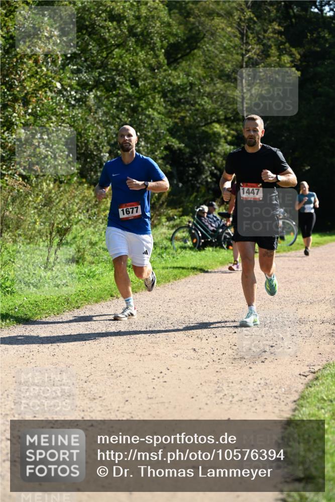 27.09.2026 - 35. Volkslauf durch das schöne Alstertal Dr. Thomas Lammeyer http://msf.ph/oto/10576394 27.09.2026 11:43:58 Laufen 1677, 1447 meine-sportfotos.de