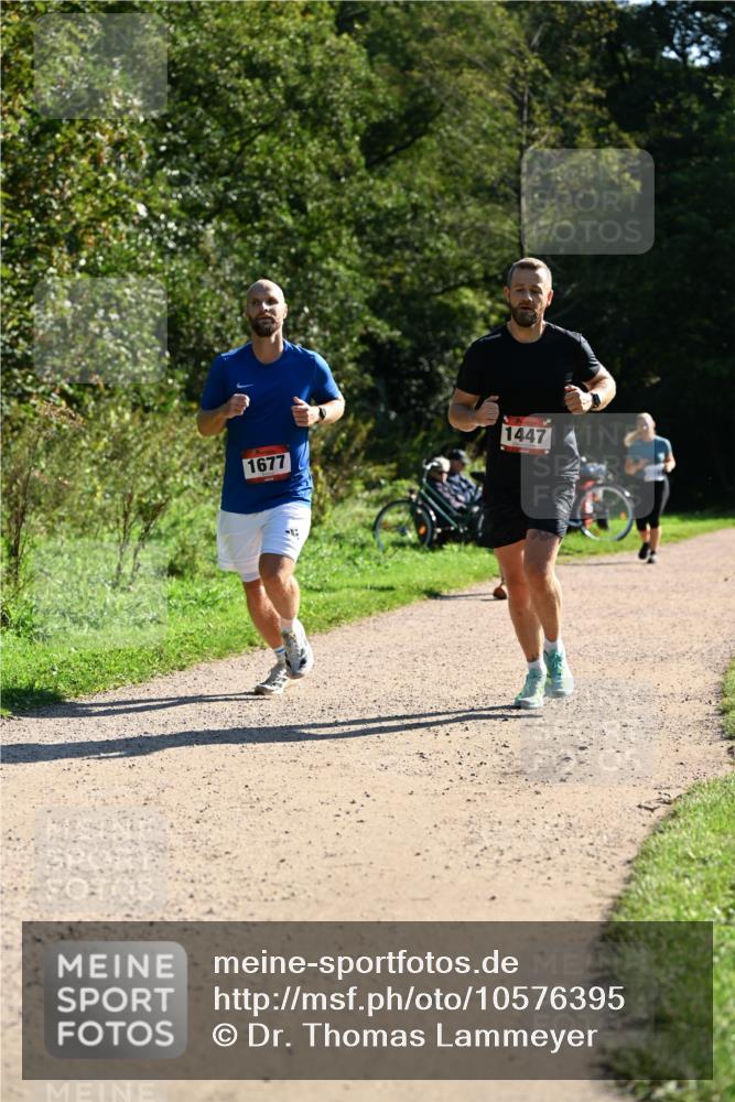 27.09.2026 - 35. Volkslauf durch das schöne Alstertal Dr. Thomas Lammeyer http://msf.ph/oto/10576395 27.09.2026 11:43:59 Laufen 1447, 1677 meine-sportfotos.de