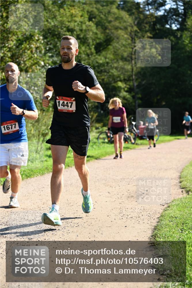 27.09.2026 - 35. Volkslauf durch das schöne Alstertal Dr. Thomas Lammeyer http://msf.ph/oto/10576403 27.09.2026 11:44:00 Laufen 1677, 1447 meine-sportfotos.de