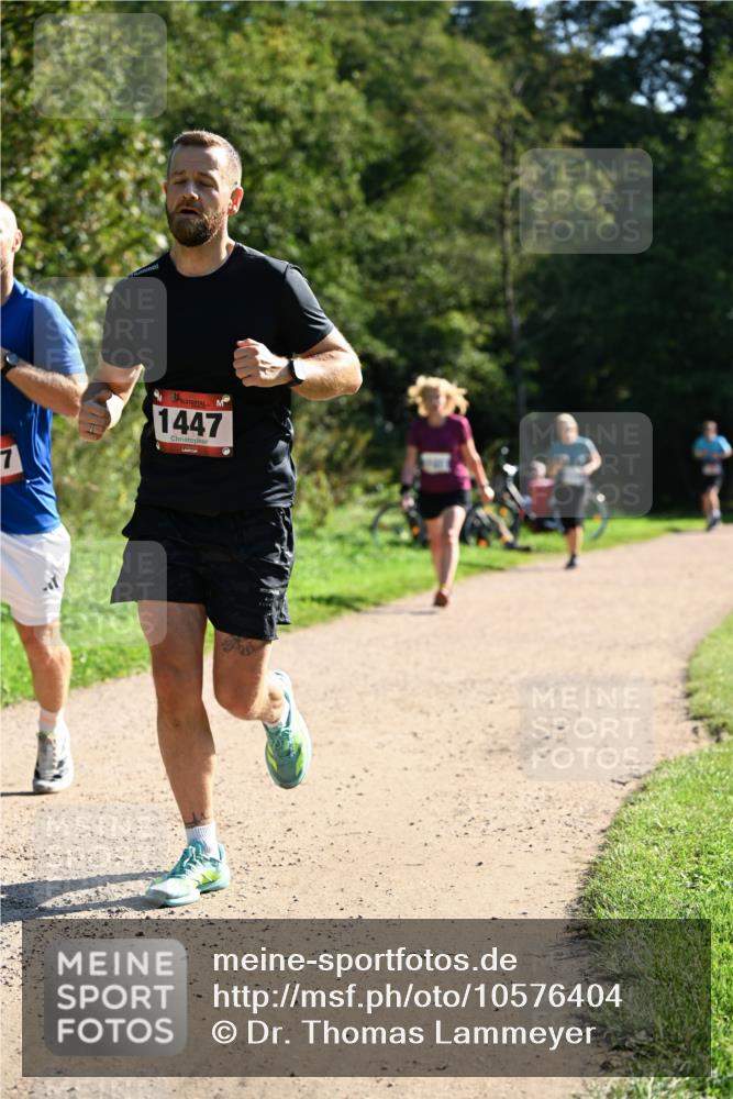27.09.2026 - 35. Volkslauf durch das schöne Alstertal Dr. Thomas Lammeyer http://msf.ph/oto/10576404 27.09.2026 11:44:00 Laufen 1447 meine-sportfotos.de
