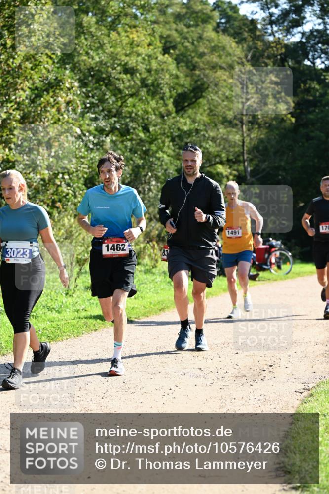 27.09.2026 - 35. Volkslauf durch das schöne Alstertal Dr. Thomas Lammeyer http://msf.ph/oto/10576426 27.09.2026 11:44:08 Laufen 3023, 1462, 83, 1491, 170 meine-sportfotos.de